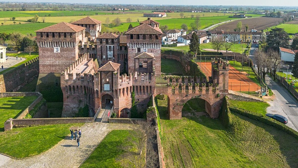 una storia di dialogo tra le fedi: in lombardia c'è il borgo degli stampatori, ed è una vera oasi di storia (e storie)