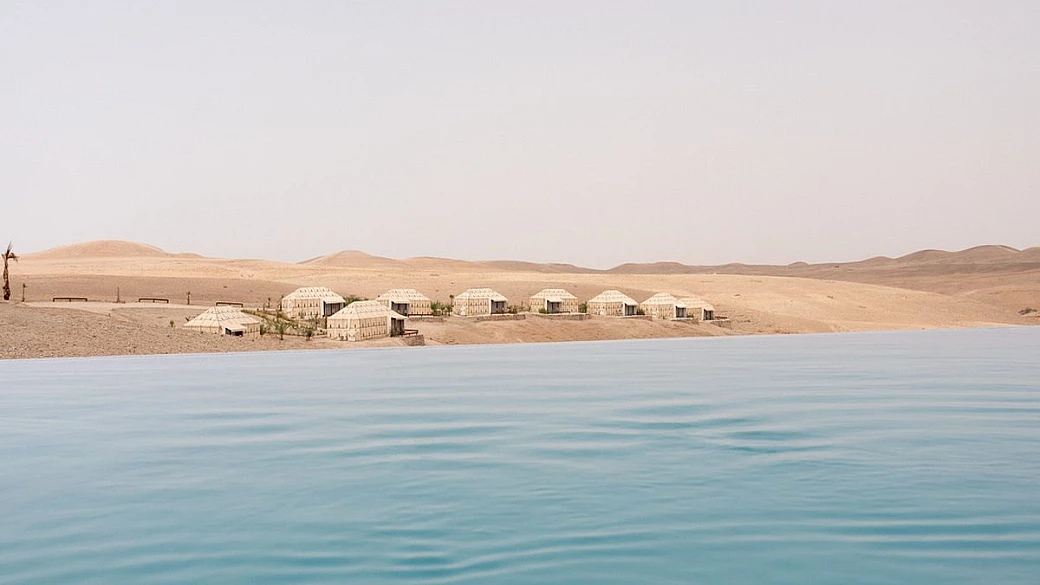 appena fuori marrakech c'è il posto che ti farà vivere le emozioni di una notte nel deserto, tra stelle e oasi