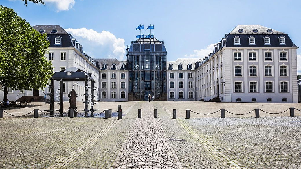 in germania c'è un antico castello del settecento con una caratteristica modernissima, ma ecco perché non è un mistero