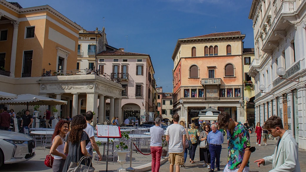fino al 1916 questo bar non aveva porte ed era aperto giorno e notte: ancora oggi è uno dei simboli della città
