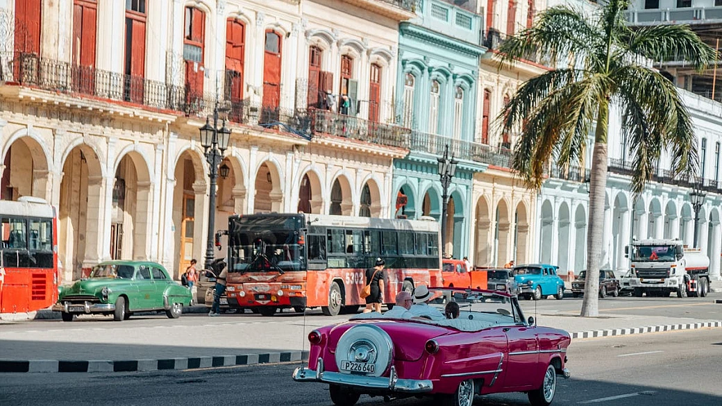 oltre l'embargo e le difficoltà, l'isola-simbolo dei caraibi è una meta giusta per chi ama viaggiare senza comodità