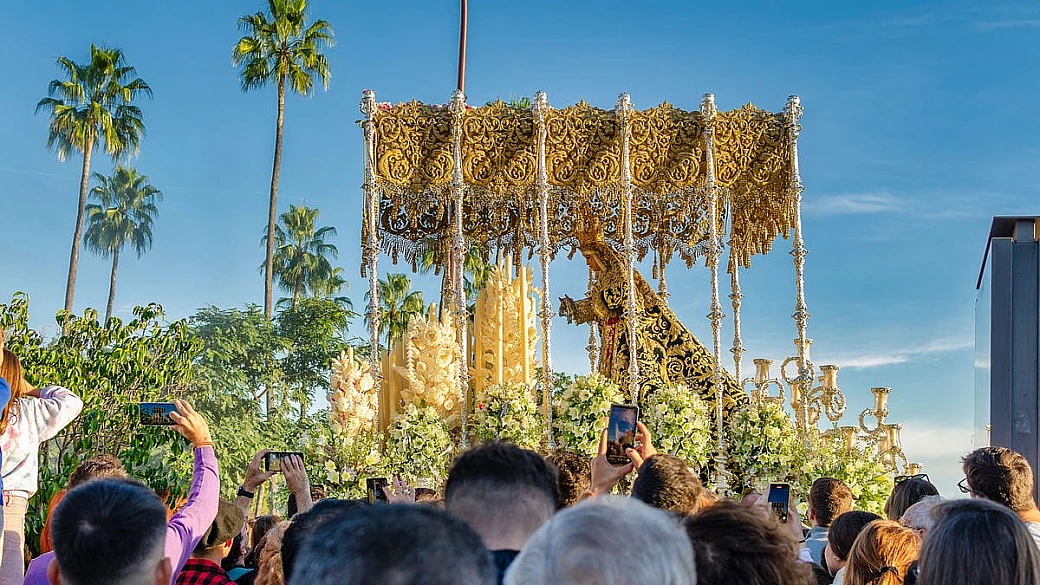 da oltre 500 anni è la festa della settimana santa più bella d'europa: ecco perché richiama turisti da tutto il mondo