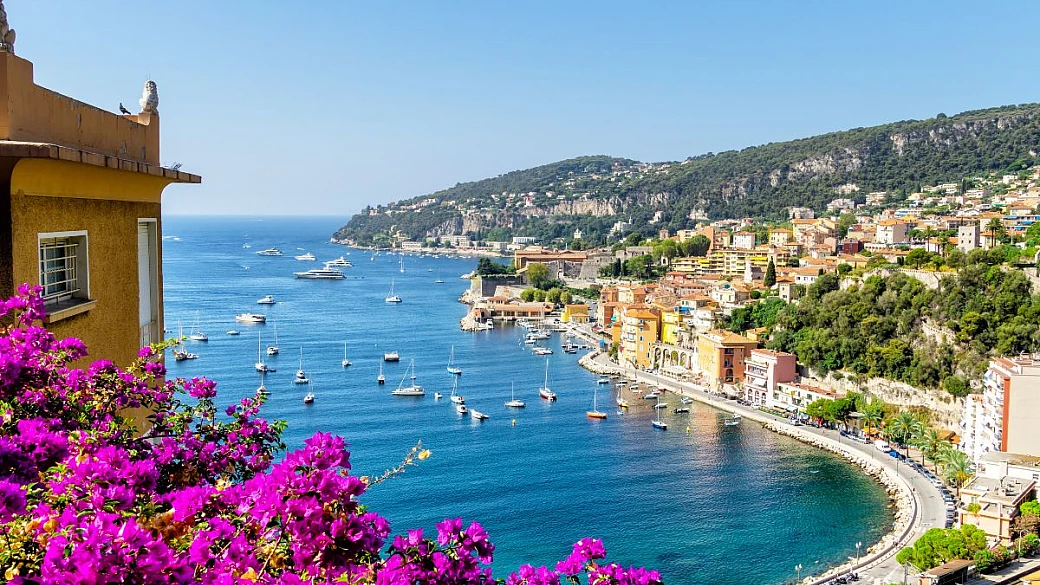 una fuga sulle tracce della dolce vita: questi 5 borghi vista mare ti regaleranno la prima abbronzatura dell'anno