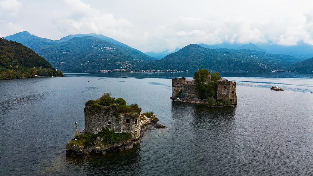 piemonte, l'incredibile borgo del lago maggiore dove i limoni crescono tra i castelli sull'acqua