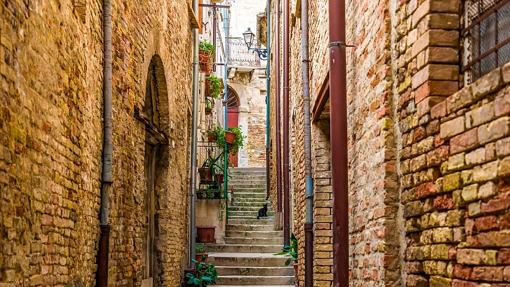 il belvedere d'abruzzo è il borgo dove, tra tradizione e paesaggi, si può trascorrere un vero weekend... divino