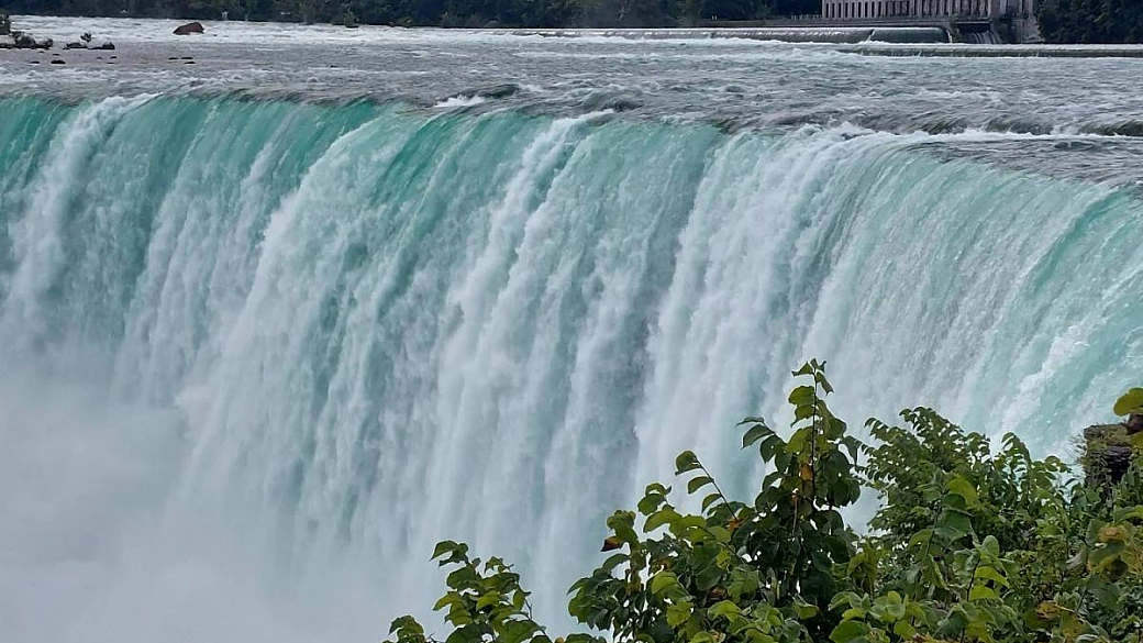 5000 chilometri e 18 giorni: tra grattacieli e cascate da record per scoprire le meraviglie del canada orientale