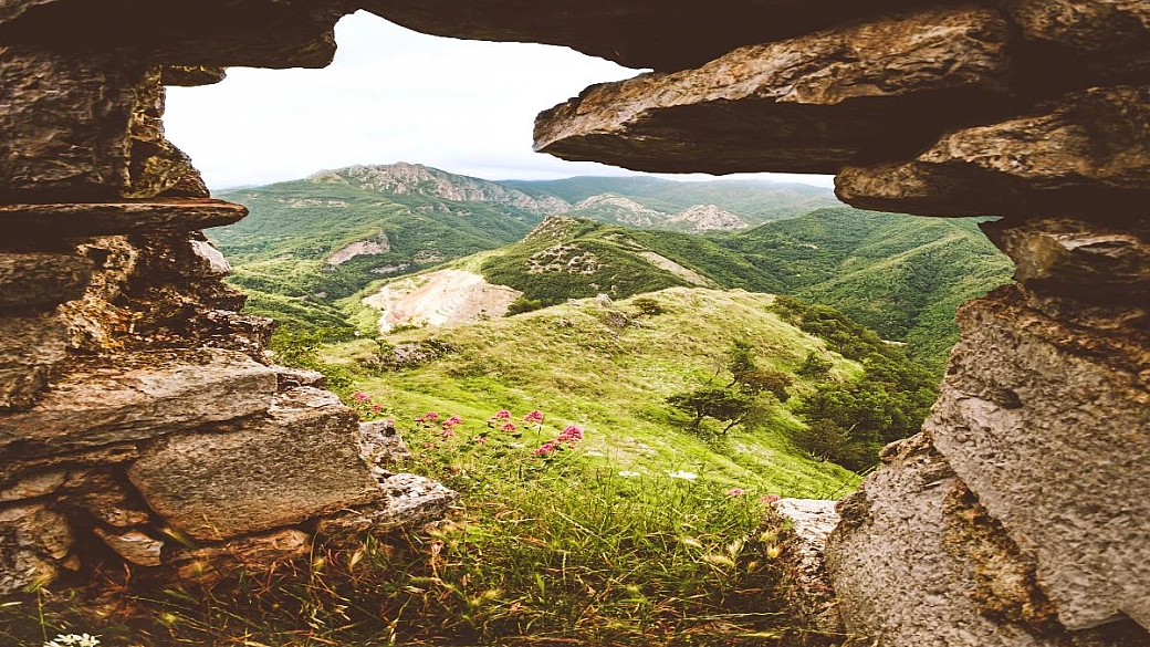 a 780 metri d'altitudine c'è la perla della toscana che in pochissimi conoscono: è il borgo che resiste agli acciacchi della storia