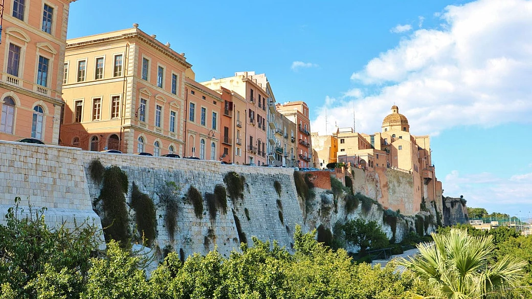 tra spiaggia, bastioni e ottima cucina: cosa vedere a cagliari in 2 giorni
