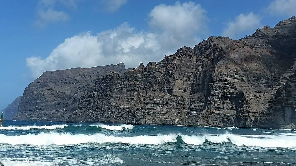 un’isola a 360 gradi dove il mare è solo il contorno: qui escursioni, parchi e piccoli borghi sono la vera gioia del viaggiatore