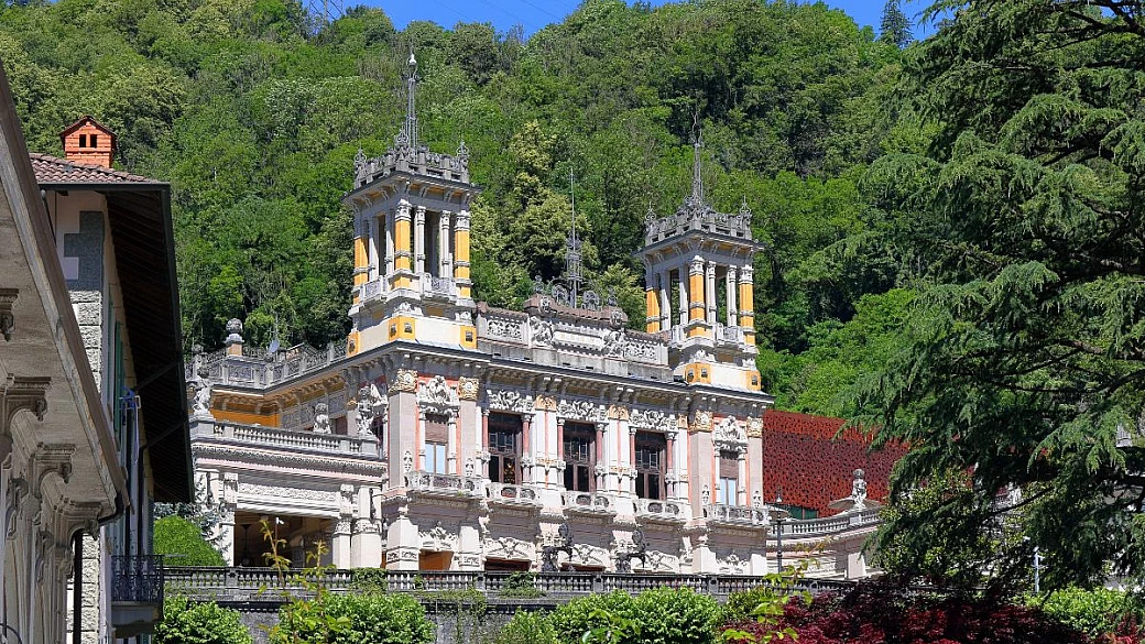 le terme più eleganti della lombardia? si trovano vicino a bergamo, e i suoi palazzi di inizio '900 sono dei veri capolavori