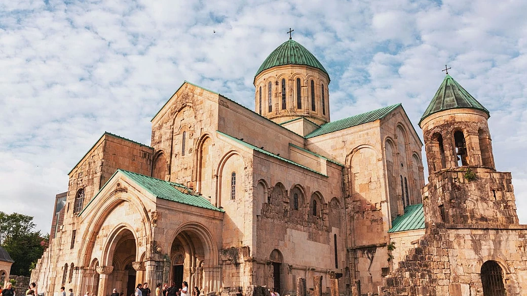 gli italiani non sanno neanche dove si trova, ma con appena 4 ore di volo puoi raggiungere questa città che ti rimane dentro