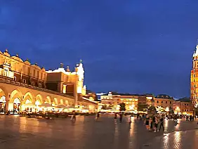 013_piazza_del_mercato_by_night_1_