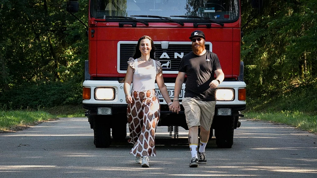 ecco come un camion dei vigili del fuoco è diventato il nostro mezzo per girare il mondo