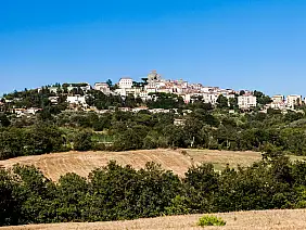 magliano in toscana_243679348