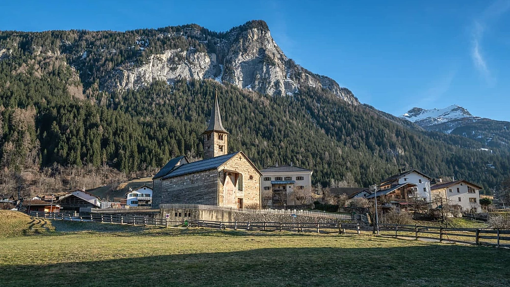 in questo paese di appena 400 abitanti c'è la chiesa più bella al mondo: ecco cosa nasconde al suo interno