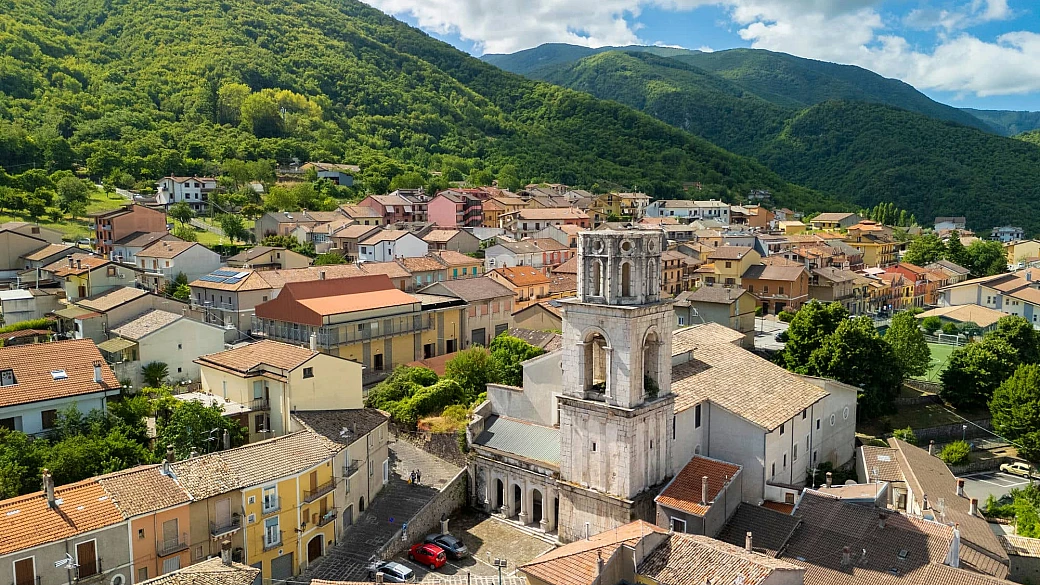 tra tartufi, castagne e panorami mozzafiato: in irpinia c’è il borgo autentico che celebra la natura