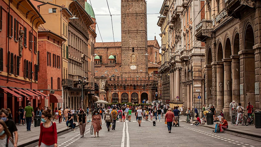 5 motivi che ti faranno innamorare di bologna, una città che non ha paragoni nel resto d'italia
