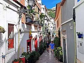 008_barrio_di_santa_cruz_di_giorno_4_