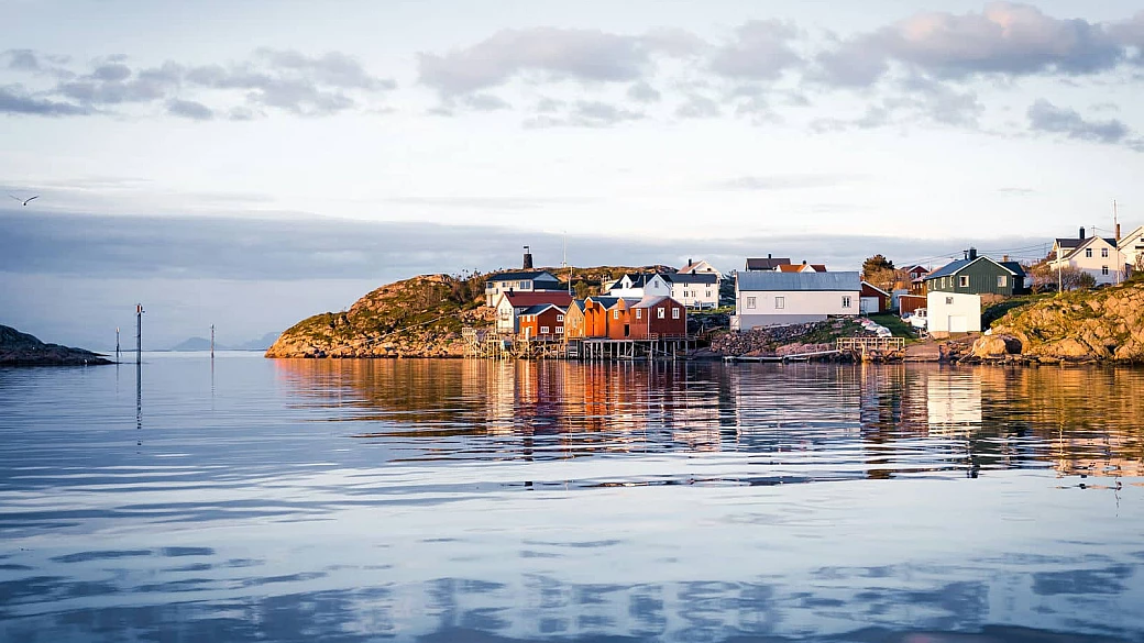 12 abitanti e una distilleria: in norvegia c'è un'isola che è tornata a vivere grazie al whisky