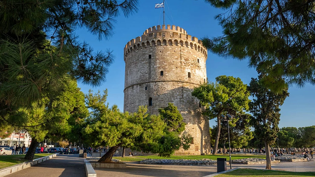 È la seconda città più grande della grecia, e il modo migliore per conoscerla è attraverso i suoi piatti più gustosi