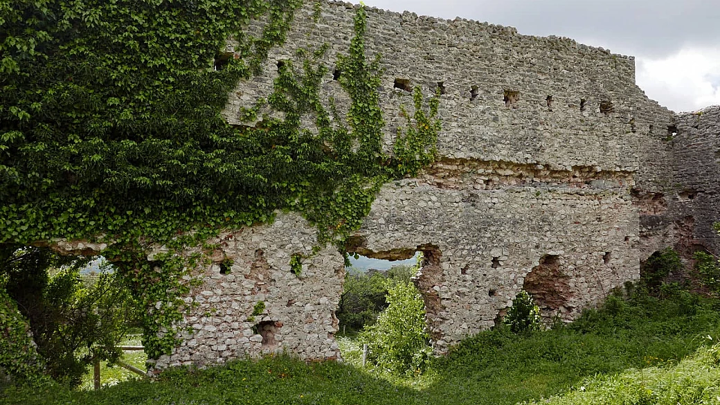 non fa paura, ma questo borgo fantasma alle porte di roma devi assolutamente visitarlo a novembre