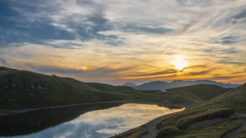 era il preferito di boccaccio: un angolo di pace in mezzo alle montagne innevate della regione