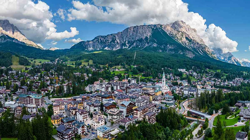 il borgo di legno delle dolomiti, un luogo da fiaba nella valle olimpica!
