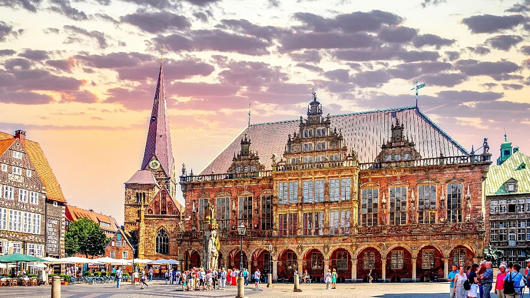 7 giorni possono bastare per percorrere la “via delle fiabe”, un percorso antico tra palazzi e paesini da favola