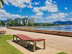 cairns_2404645801