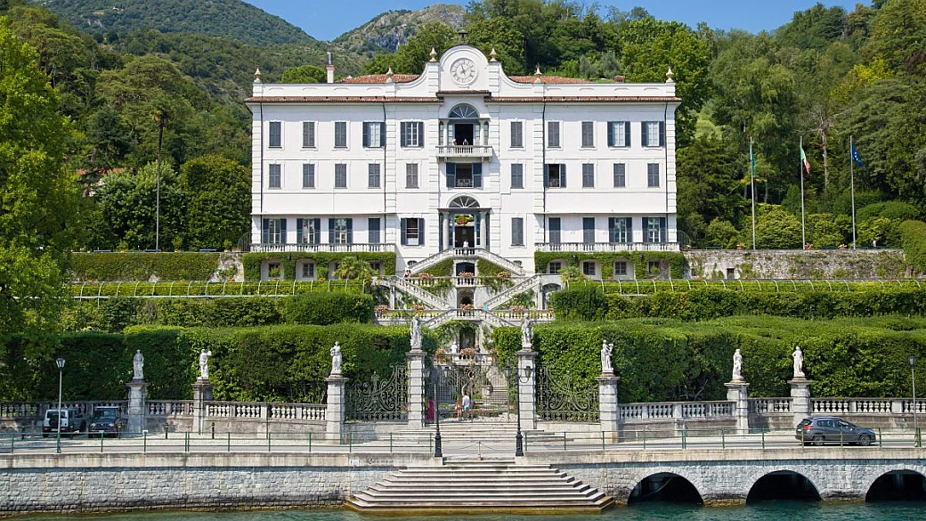 un incredibile giardino con vista sul lago più bello: questa villa è un sogno che si può toccare con mano