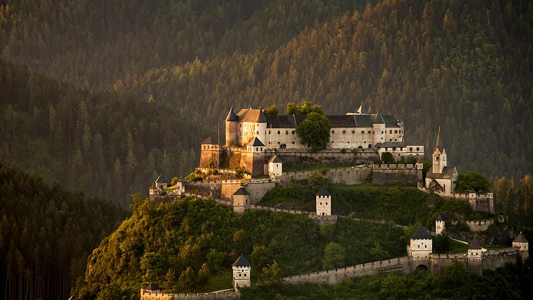 con le sue 14 porte ha resistito ai nemici per secoli: è la fortezza impenetrabile per eccellenza