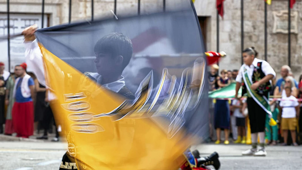 dove spagna e italia si incontrano: è la festa che ogni anno richiama decine di migliaia di persone da tutto il mediterraneo