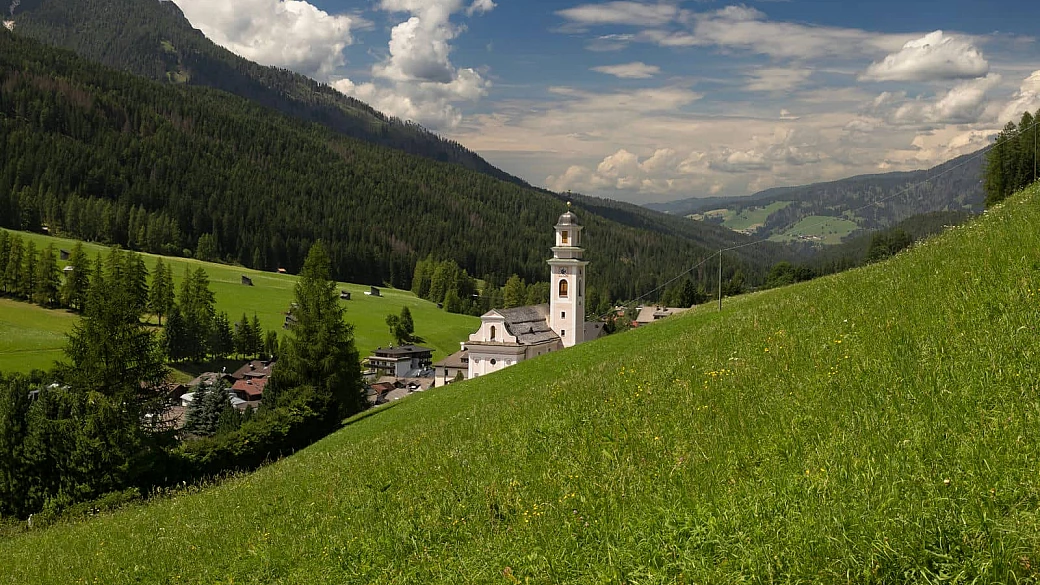 vacanza invernale a sesto pusteria: attività, piste da sci e attrazioni da visitare