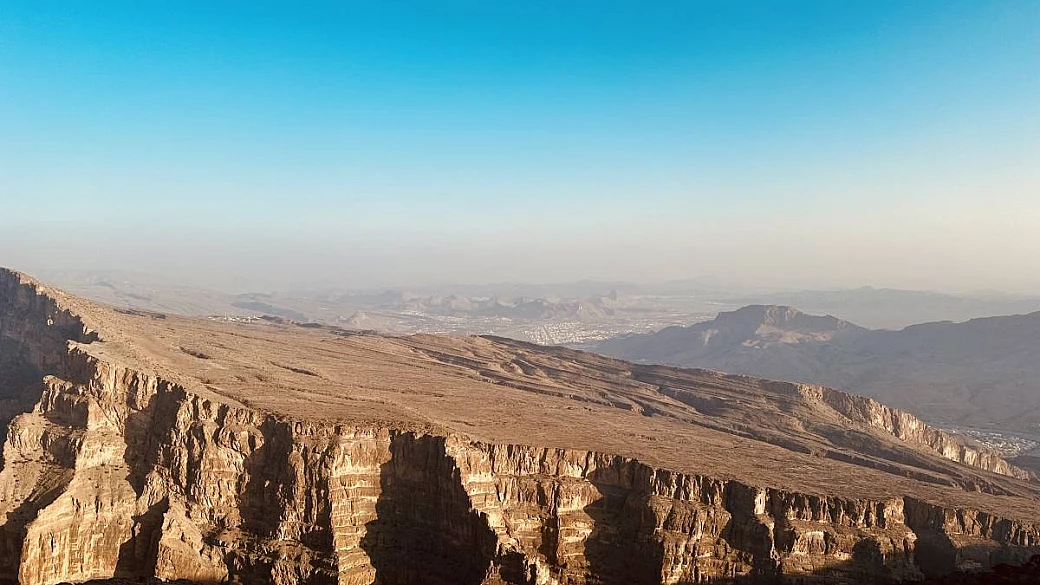 montagne alte 2000 metri e villaggi di pescatori: un paese di contraddizioni e bellezze selvagge