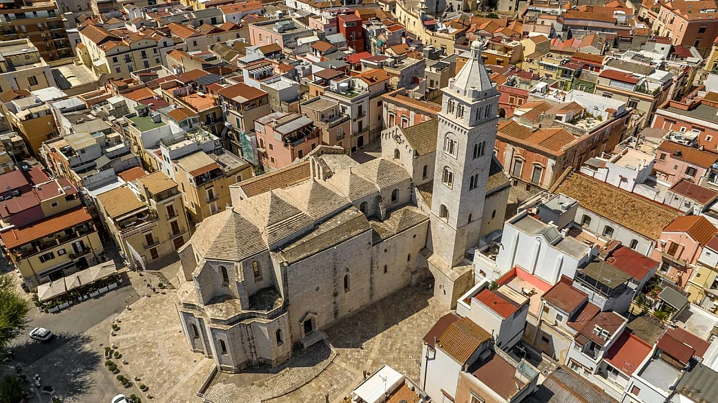 miti, storie e leggende: questa città della puglia è la meta snobbata da tutti, ma che da sola vale il viaggio