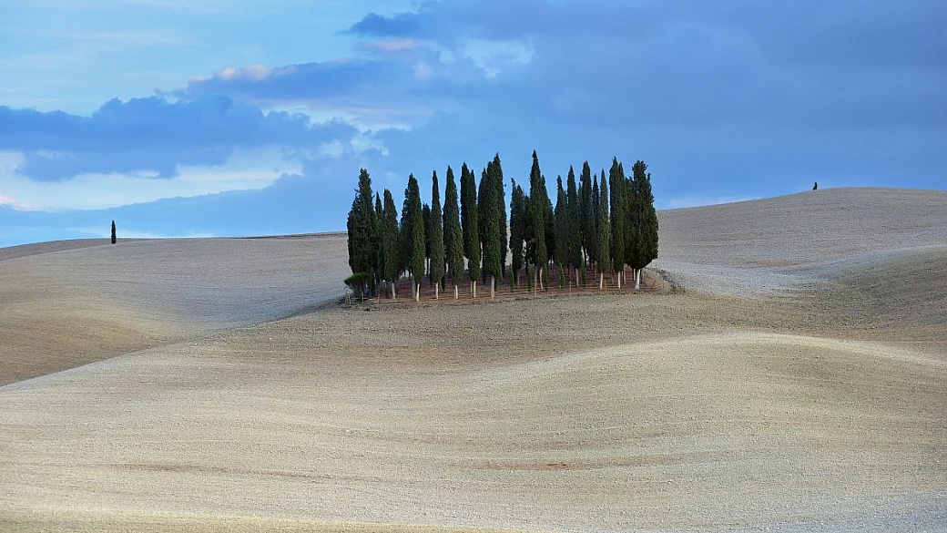 la cartolina vivente nel cuore della toscana: il luogo panoramico dai profili lunari che da solo vale l'intero viaggio