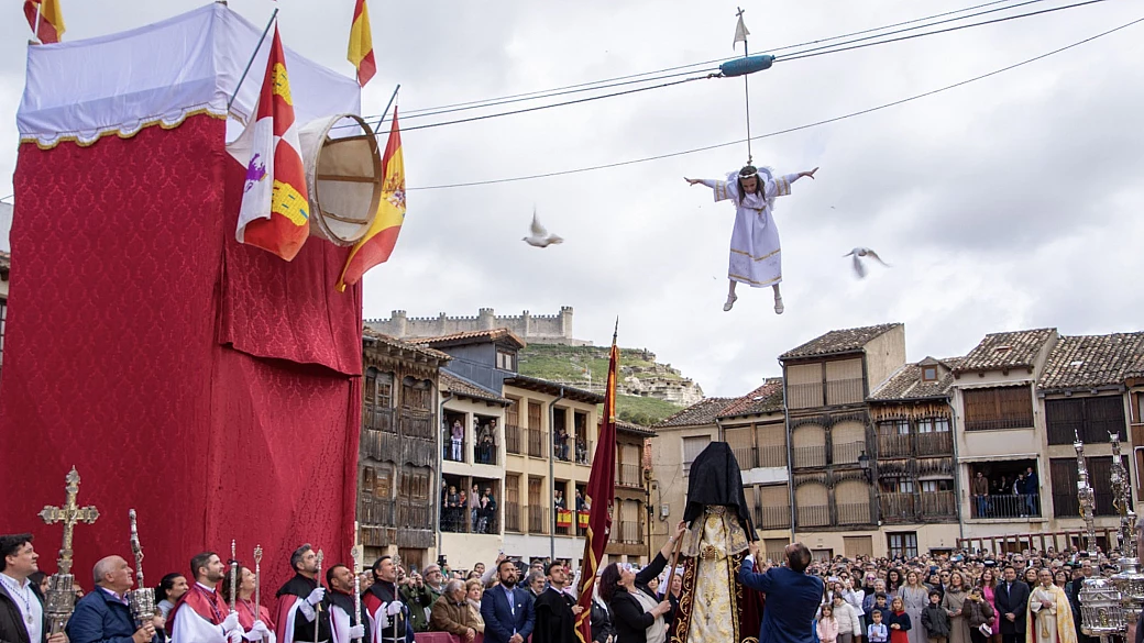 tg del turismo: notizie da foligno, romania, peñafiel, enna e bologna