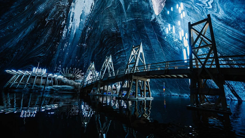 un parco divertimenti a 120 metri sotto terra: l'incredibile miniera trasformata nel luogo più surreale d'europa