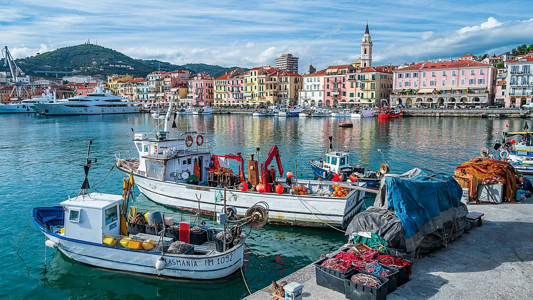 liguria, qui 100 anni fa due borghi divisi dal fiume si sono uniti per formare una sola (e incredibile) città