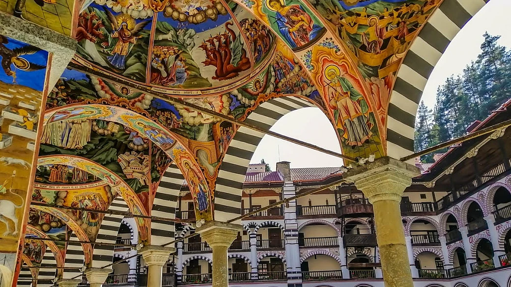il cuore pulsante della bulgaria: perché il monastero di rila è riuscito a sfidare i secoli (e perché visitarlo ora)