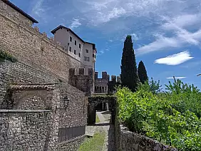 castello_rovereto_giardino
