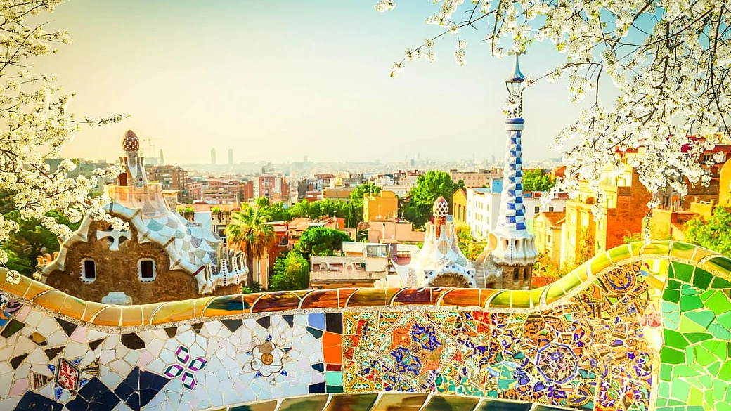 ti bastano 40 euro per arrivare a barcellona in aereo a giugno, ma solo se parti da queste 3 città