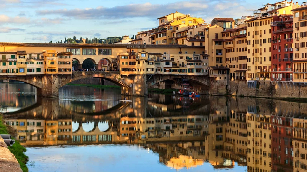 firenze come venezia: stretta contro l'overtourism. scattano tariffe record e restrizioni per i bus turistici