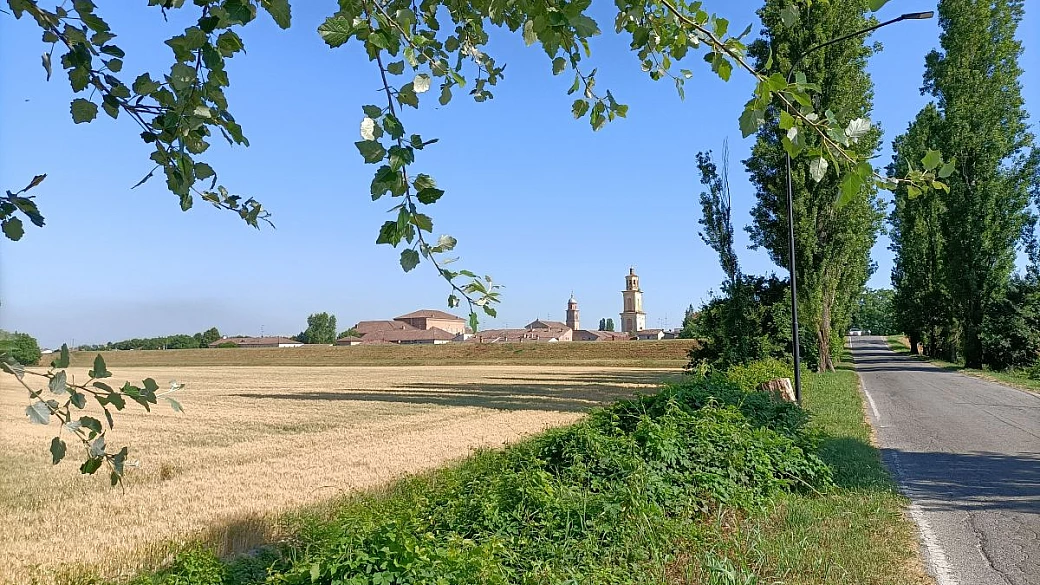 se la padania avesse una capitale sarebbe il piccolo paesino che si sente una città