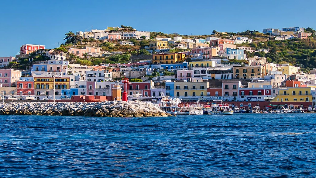 il buen retiro dei romani: qui puoi vivere una fuga al mare senza allontanarti troppo dalla città