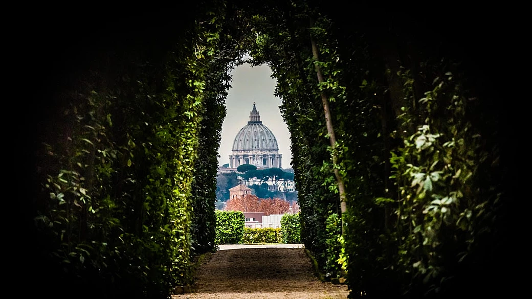 una piccola meraviglia dal grande panorama: questa attrazione è una delle curiosità di roma più amate dai turisti