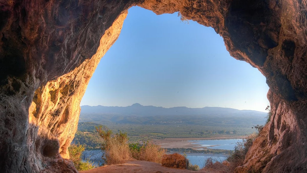 la location della scena più discussa di odissea è un autentico paradiso della grecia che unisce storia e mito