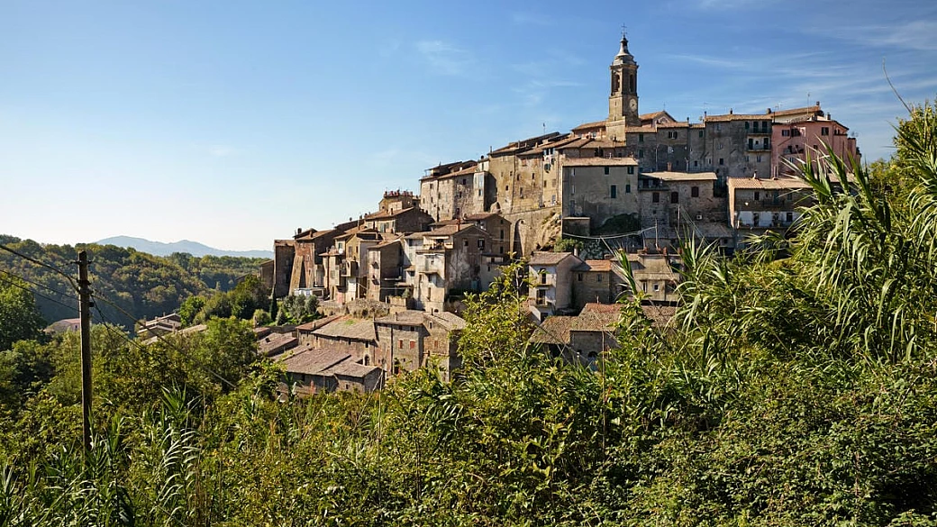 vicino viterbo c'è il paese dei mandala fatti all'uncinetto, ed è un borgo medievale tutto da scoprire