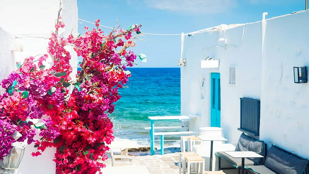 il bianco e il blu delle cicladi: la nostra vacanza da sogno tra le meraviglie di paros e milos