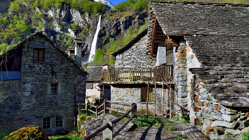 il borgo della svizzera dove hanno rinunciato all'elettricità